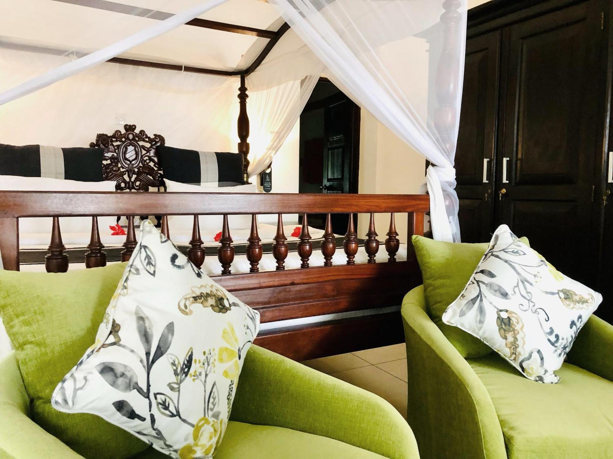 Lanka Hotel