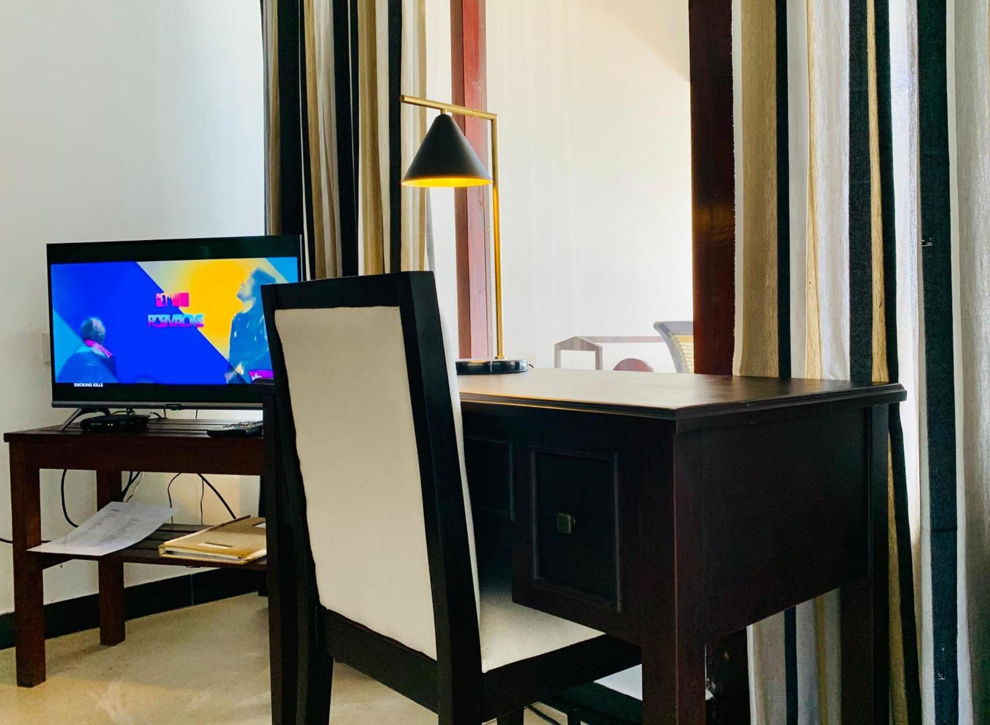 Lanka Hotel 4*